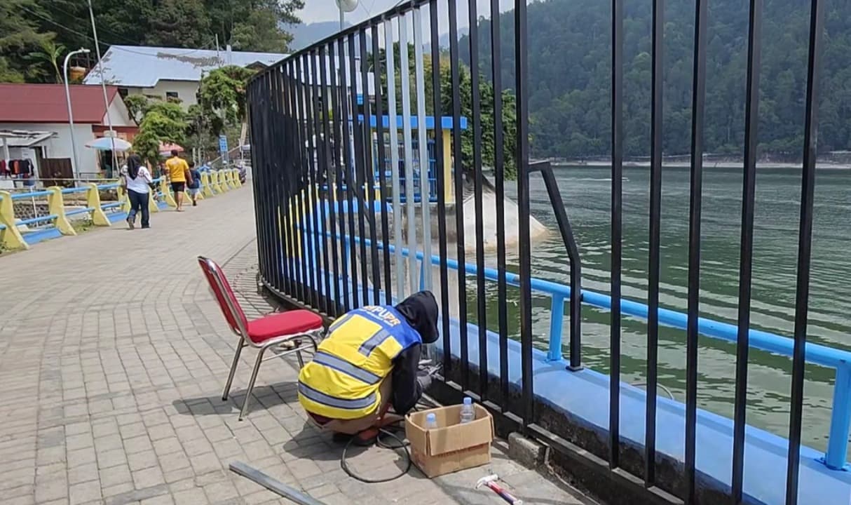 Vandalisme di Telaga Sarangan: 19 Batang Pagar Besi Hilang