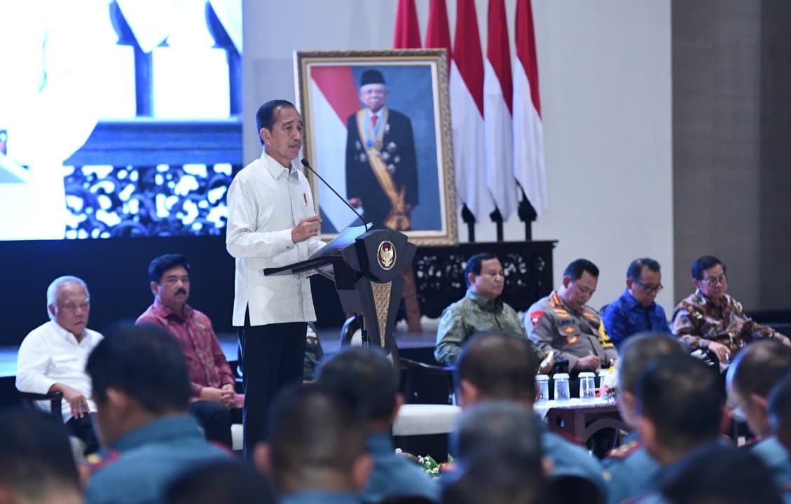 Jelang Transisi Pemerintahan dan Pilkada 2024, Jokowi Instruksikan TNI-Polri Jaga Stabilitas