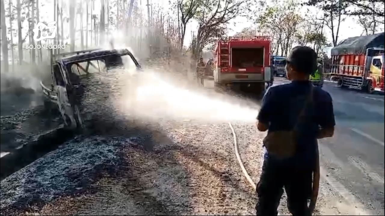 Pick Up Muatan BBM Ludes Terbakar di Jalur Pantura Tuban