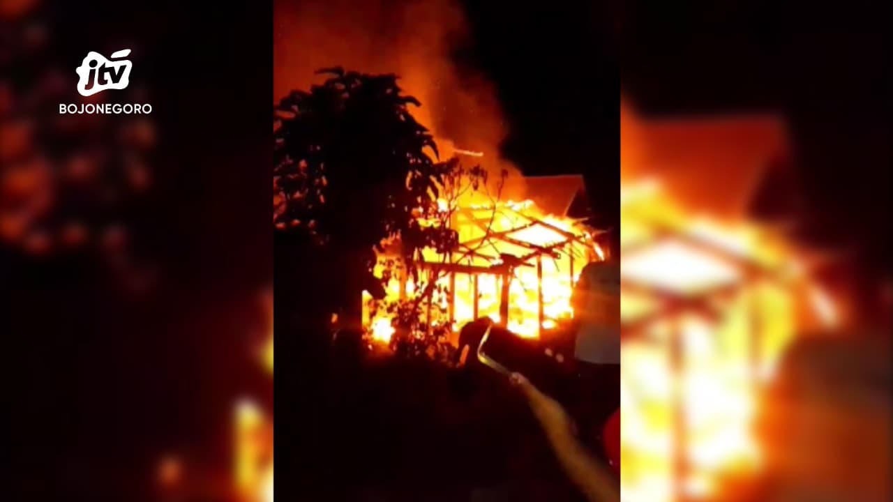 Korsleting Listrik, Rumah Warga di Bojonegoro Ludes Terbakar