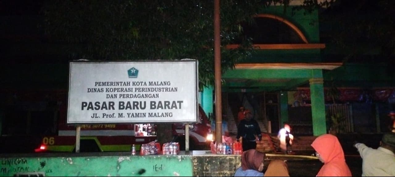 Api Padam, Ratusan Stand Pasar Baru Barat Comboran Hangus