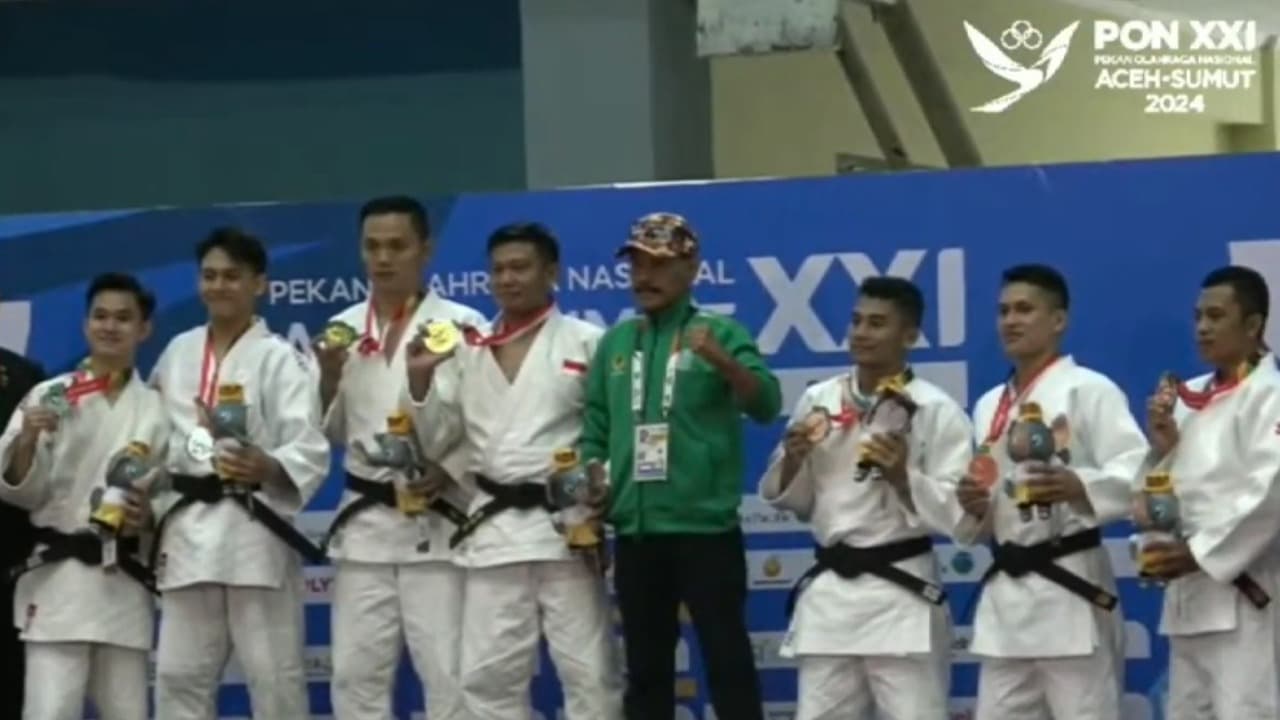 Judo Jawa Timur Kembali Raih Emas, Suliswanto-Embun Cahyo Dominasi Nage No Kata di PON XXI 2024