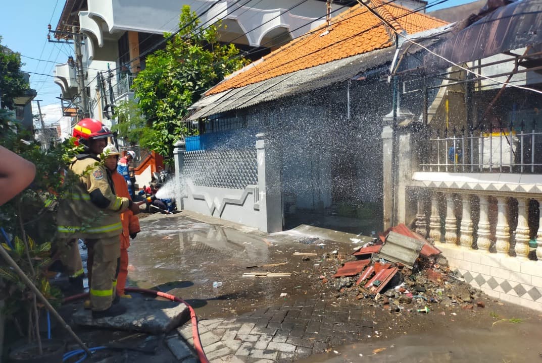 Pipa PGN Bocor di Bronggalan Sawah Timur Surabaya