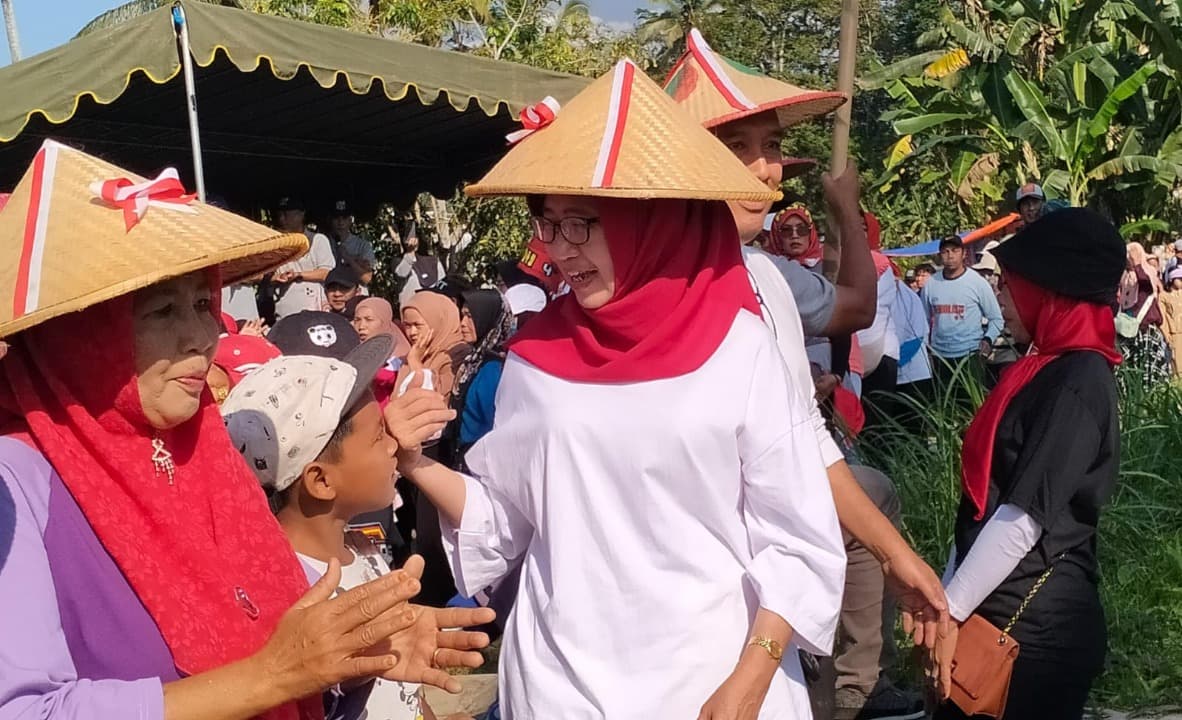 Hari Tani Nasional, Indah Amperawati Terima 17 Apresiasi dari Petani