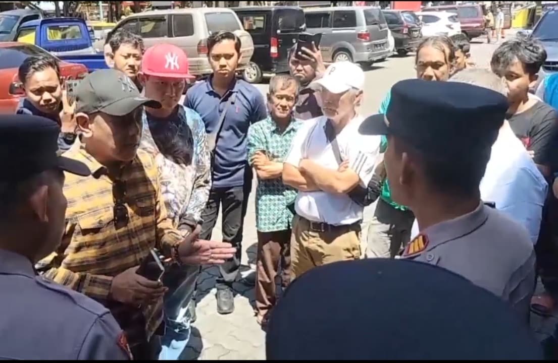 Pemilik dan Paguyuban Ruko Rebutan Lahan Parkir