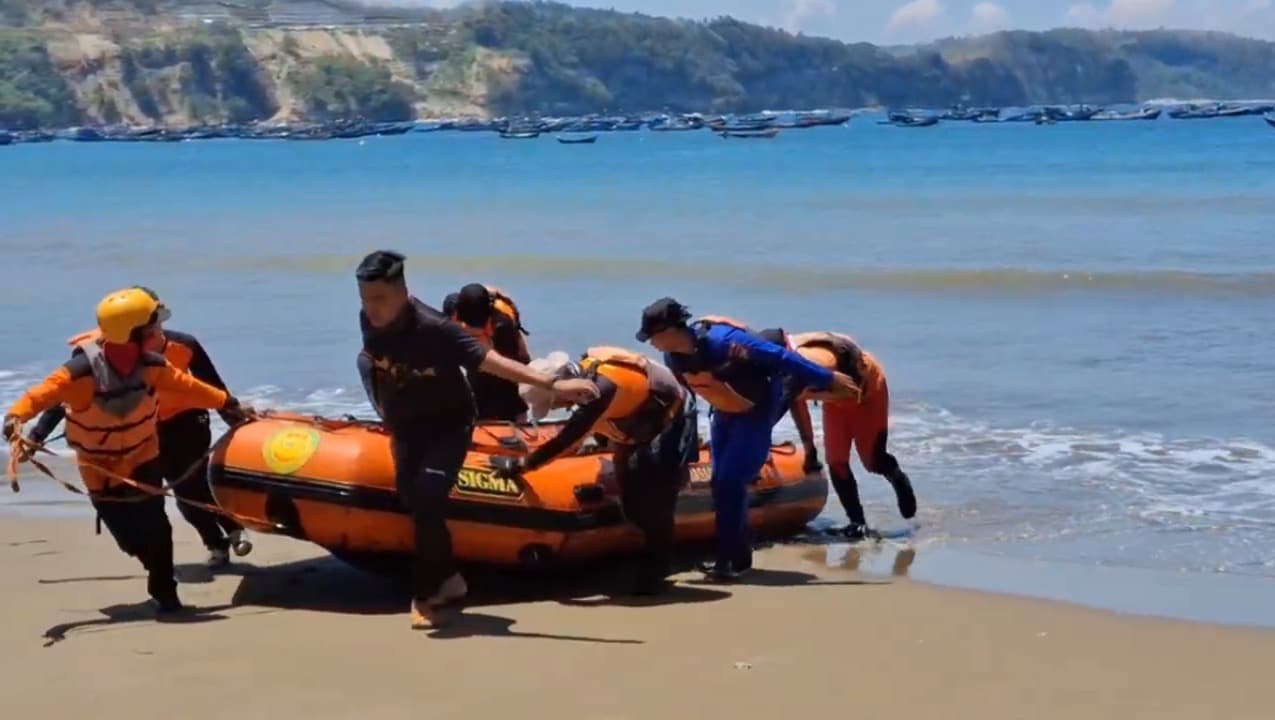 Remaja Kediri Hilang Terseret Ombak di Pantai Dlodo Tulungagung, Pencarian Terus Berlanjut