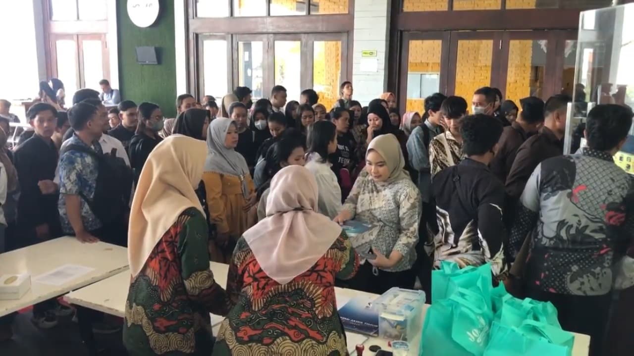 Hari Pertama Job Fair Ponorogo 2024 Banjir Pencari Kerja, 2.790 Lowongan Ditawarkan