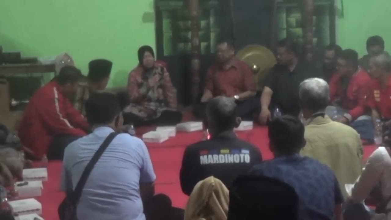 Tri Rismaharini Bertemu Relawan di Tulungagung, Minta Pengawalan Suara di Pilkada Jatim 2024