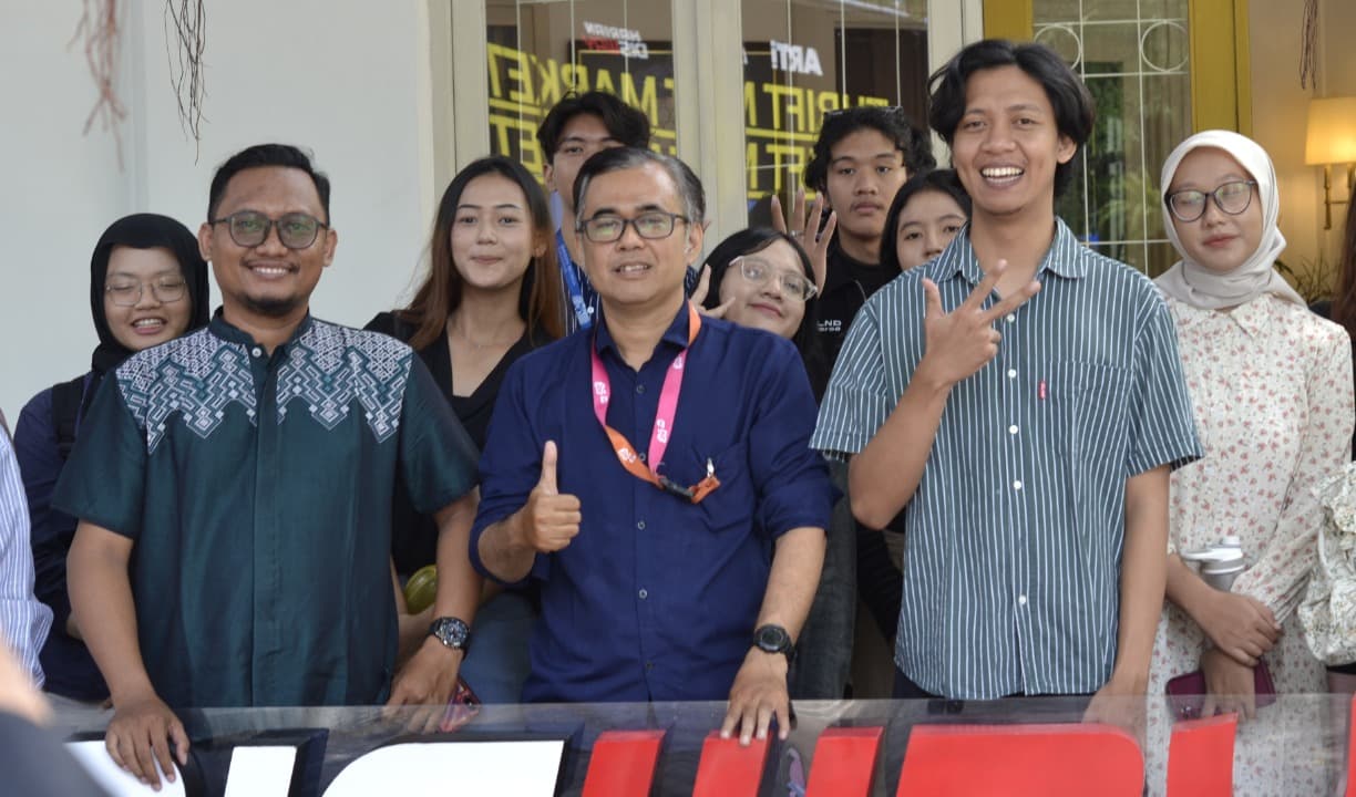 Media Visit, Peserta Magang JTV Digital Sambangi Kantor Harian Disway