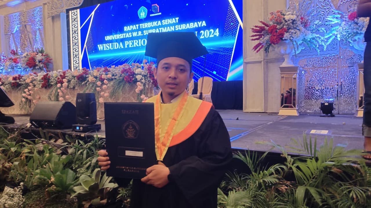 Raih 3 Gelar Sarjana, Dr. Mukhrojin Kader NU yang Menginspirasi Generasi Muda