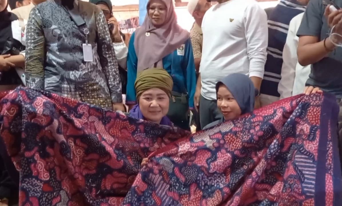 Cagub Jatim Luluk Nur Hamidah Janji Dorong Batik Pamekasan Lebih Maju