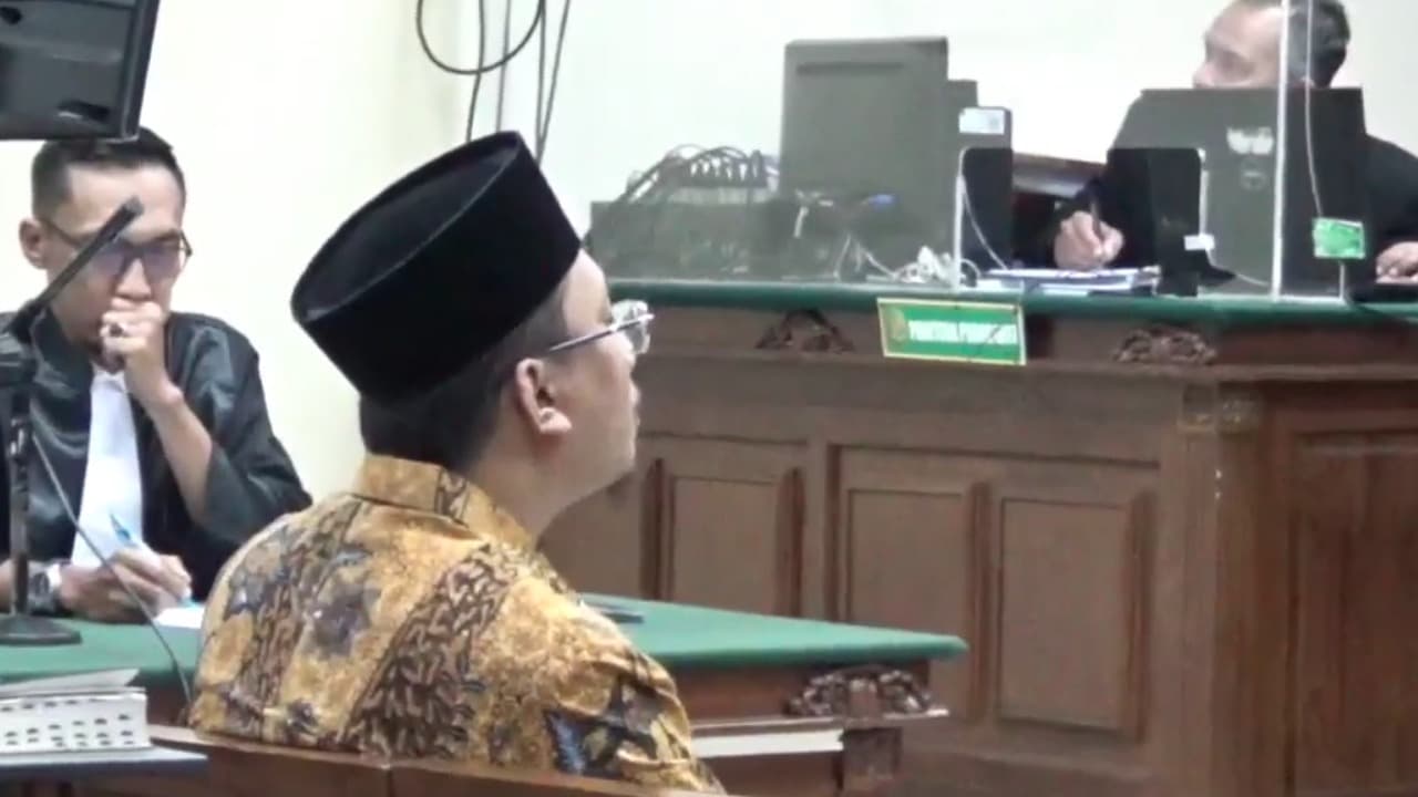 Gus Muhdlor Jalani Sidang Perdana Kasus Dugaan Korupsi Insentif ASN