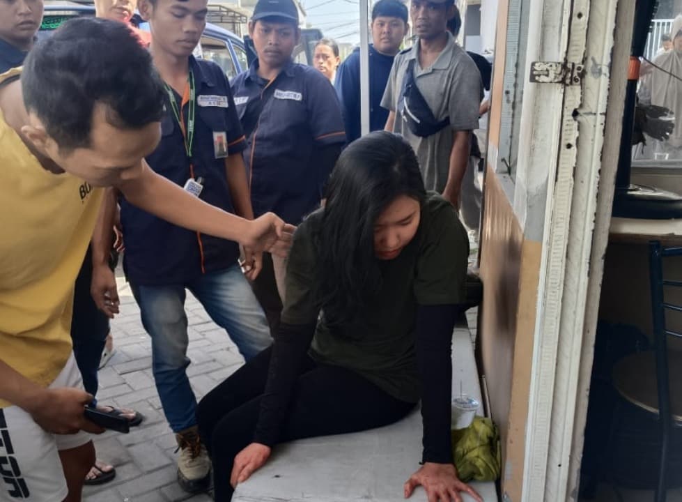 Nekat, Perempuan di Surabaya Begal Sopir Taksi Online dan Larikan Mobil Korban