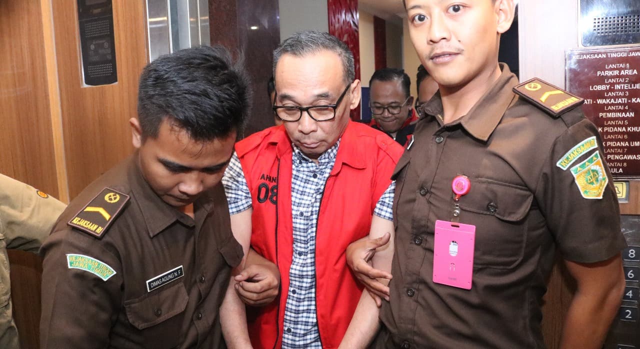 Kejati Jatim Tetapkan Eks Dirut PT INKA sebagai Tersangka Korupsi Dana Talangan Rp 26 Miliar