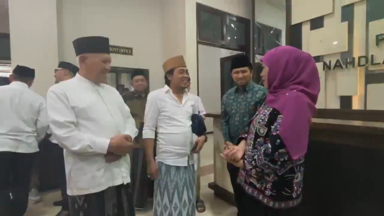 Khofifah-Emil Bahas Pendidikan dengan PWNU Jatim, Tegaskan Pertemuan Bukan Soal Politik