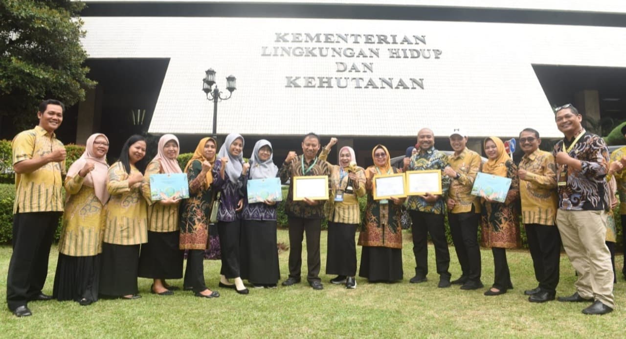 Tiga Sekolah Di Kota Kediri Raih Penghargaan Adiwiyata Dari Kementerian Lingkungan Hidup dan Kehutanan