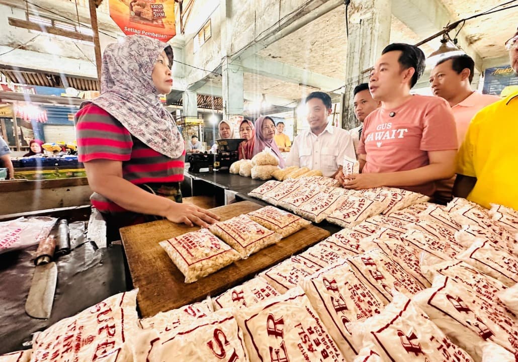 Blusukan Pasar Tanjung Jember, Cabup Fawait Janjikan Perubahan Nasib Pedagang