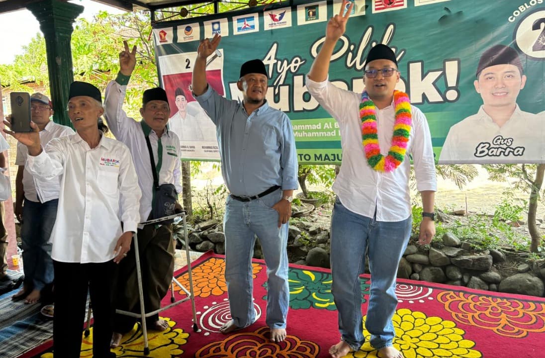 Kampanye di Dlanggu Mojokerto, Cawabup dr Rizal Paparkan Visi Misi Paslon Mubarok