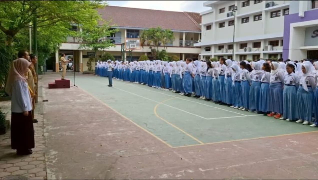 Bus Rombongan Guru SMAN 1 Kedungwaru Kecelakaan, Guru Dan Siswa Gelar Doa Bersama