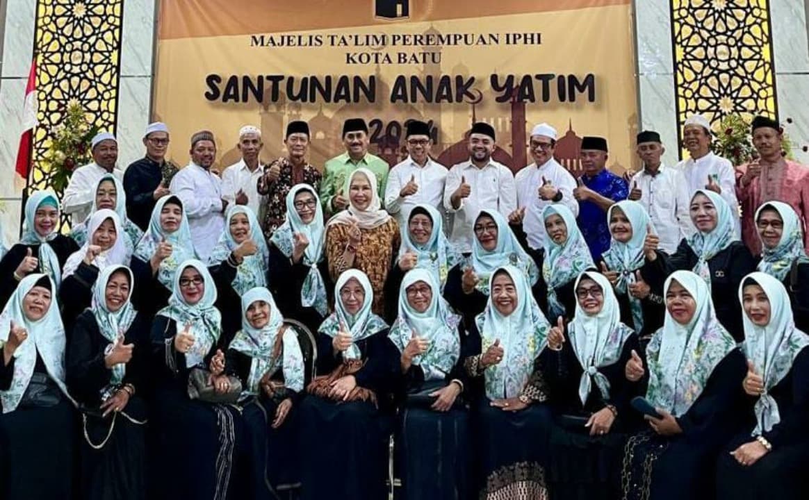 Peduli Anak Yatim, MTP IPHI Kota Batu Dukung Paslon Nurochman-Heli