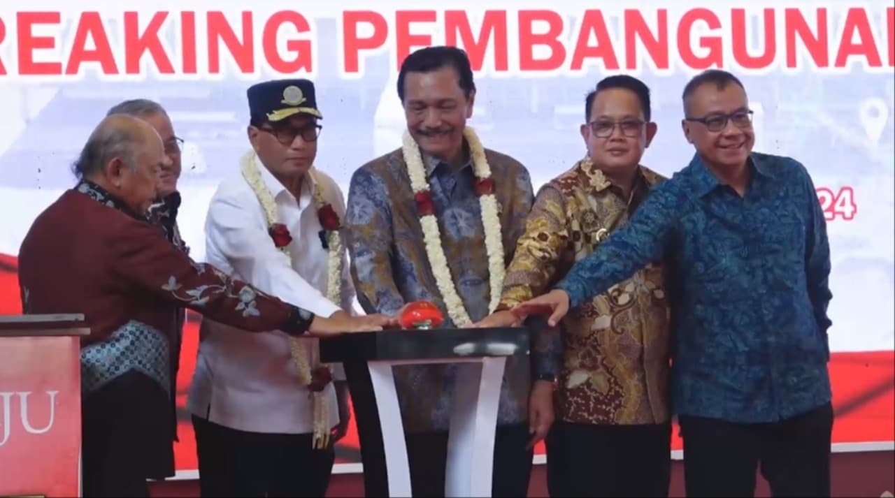 Luhut Binsar Panjaitan Resmikan Bandar Udara Dhoho Kediri