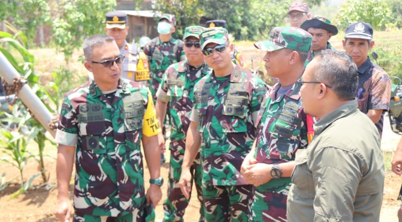 Aster KSAD Mayjen TNI Joko Hadi Susilo Tinjau Progres TMMD 122 Kodim 0809 Kediri