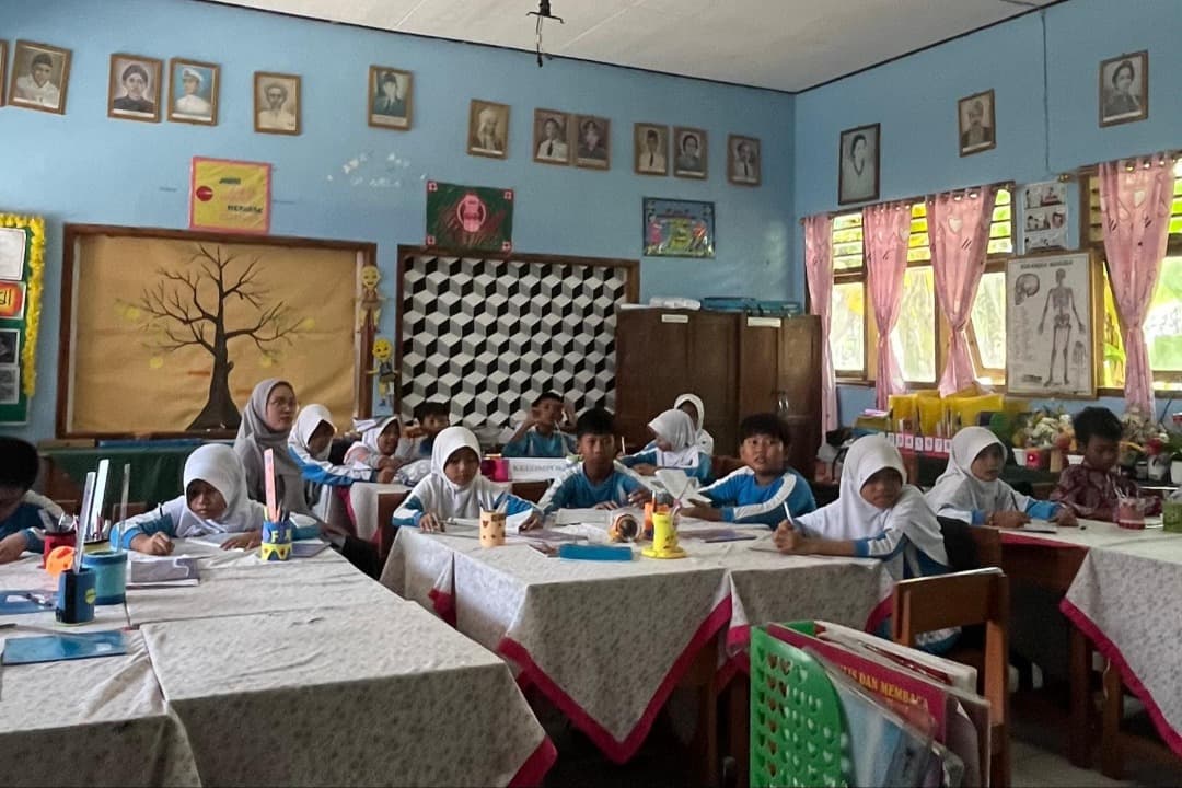 Tanamkan Cinta Budaya, Mahasiswa Kampus Mengajar Ajak Siswa-siswi SDN Sidomulyo 1 Tuban Nguri-uri Kabudhayan Jawi