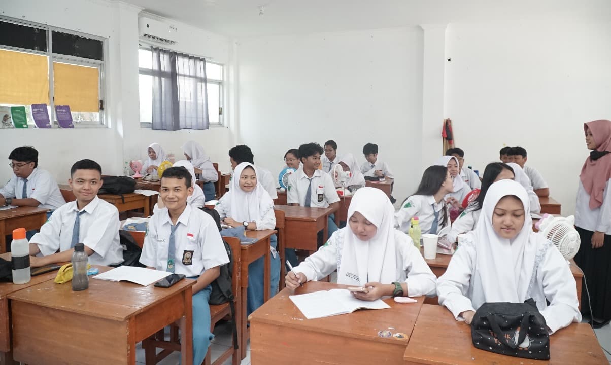 Kampanye Pendidikan Gratis Risma, Pengamat: Surabaya Beda dengan Jatim