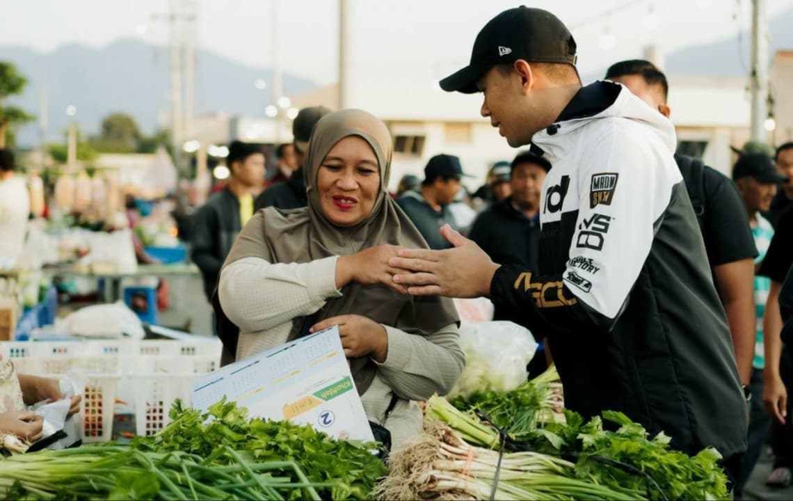 Belanja di Pasar Pagi Among Tani, Firhando Gumelar Janji Jadikan Wisata KWB