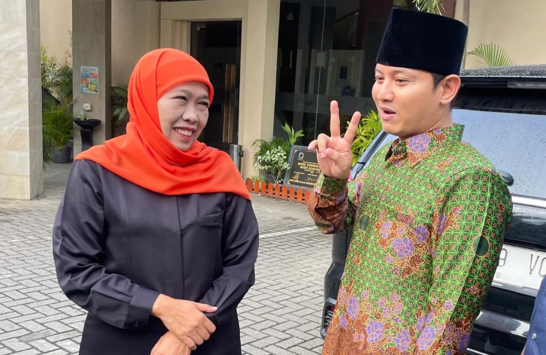 Kampanye di Trenggalek, Khofifah Terkejut Mas Ipin Berseragam Muslimat NU