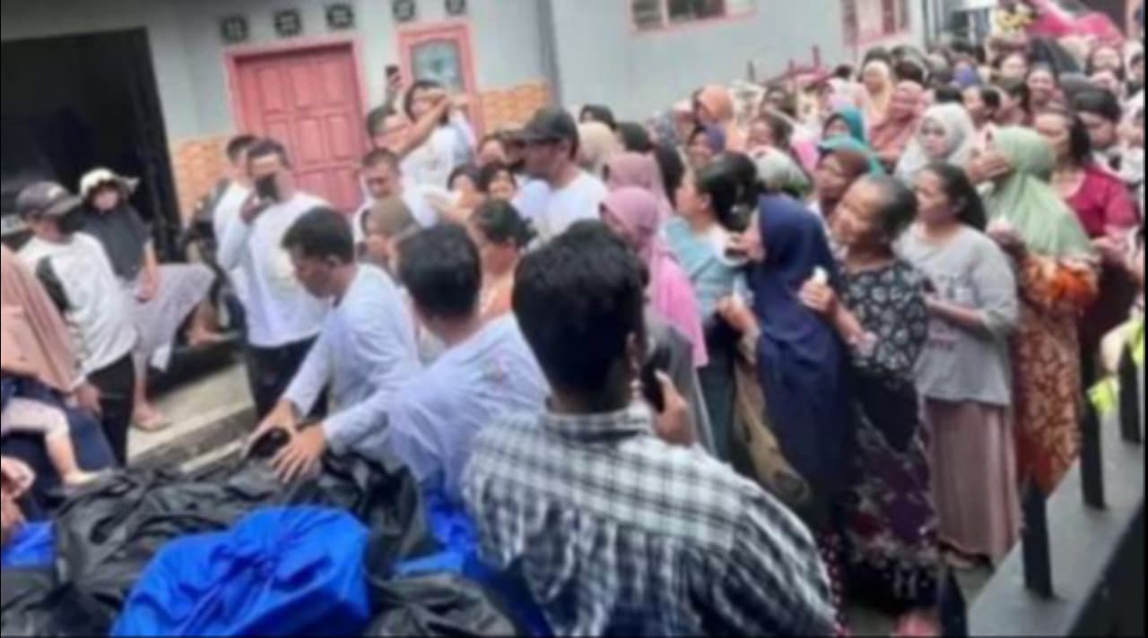 Bazar Murah Paslon Nurochman-Heli Suyanto Diserbu Warga Kota Batu