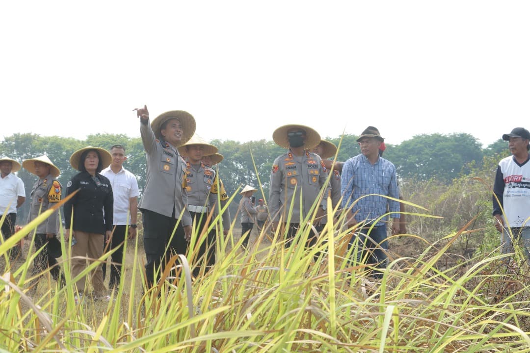 Polres Mojokerto Manfaatkan Lahan Tidur jadi Pertanian Produktif