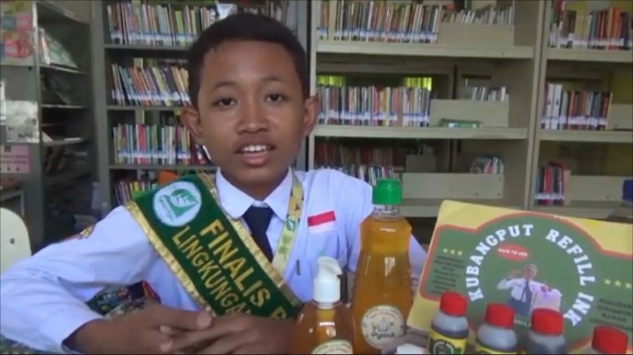 Siswa Kelas 8 SMPN 57 Surabaya Ciptakan Tinta Spidol dari Limbah Kulit Bawang Putih