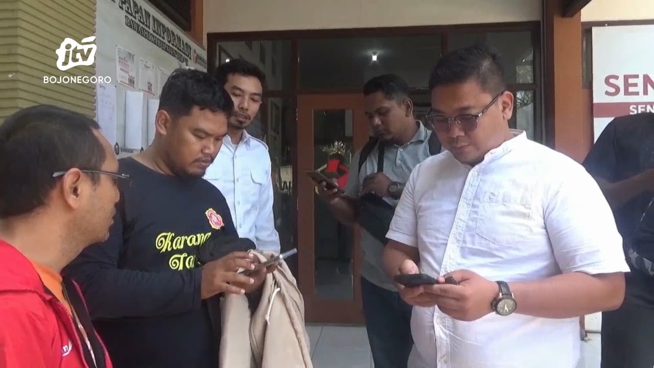 Komentar Dukung Paslon di Medsos, Lurah di Tuban Diperiksa Bawaslu