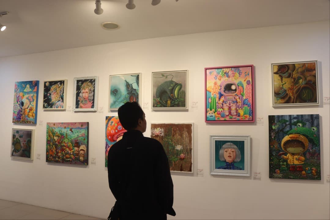 Alienasi: Pameran Seni Lukis Kanvas yang Menampilkan Keterasingan dan Autentisitas Manusia