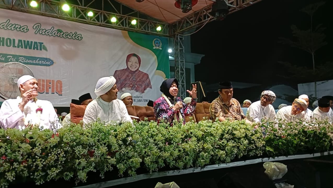 Safari ke Madura, Cagub Risma Mendapat Dukungan dari KH Khoiron Zaini Sampang