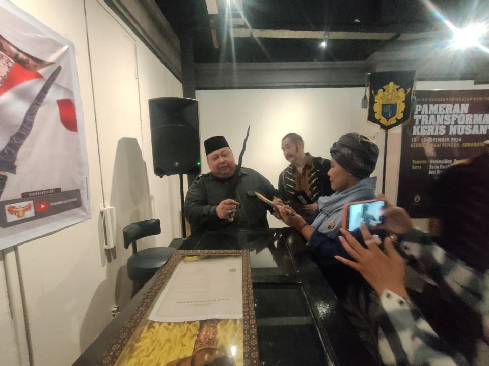 Keris Presiden Prabowo Dipamerkan di Balai Pemuda Surabaya