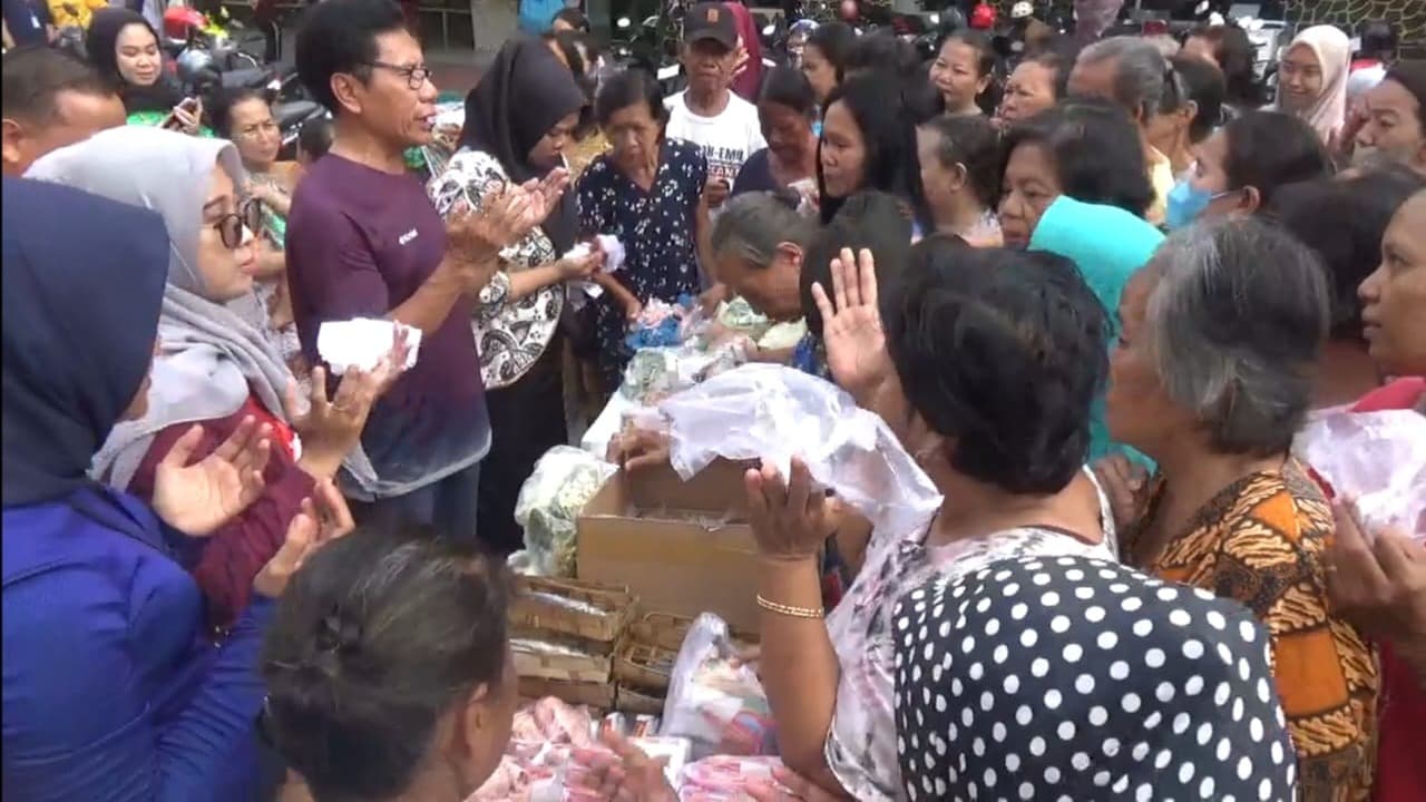 Tingkatkan Kesehatan, RS SMS Bagikan Makanan Bergizi