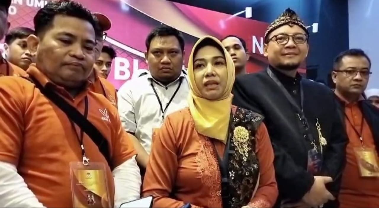 Dilarang Bawa Kertas, Ning Ita-Sandi Boikot Debat Publik Ketiga Pilwali Mojokerto