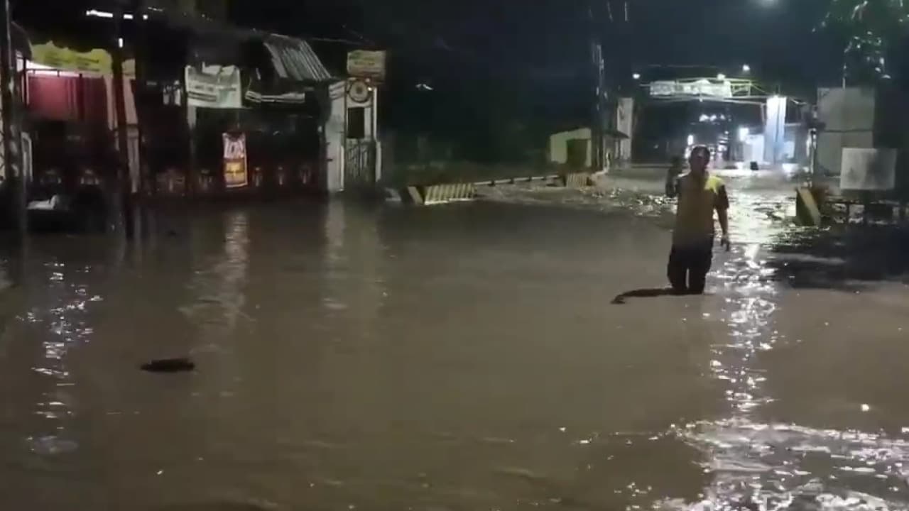 Hujan Deras di Madiun, Ratusan Rumah Terendam Banjir dan Akses Jalan Terputus