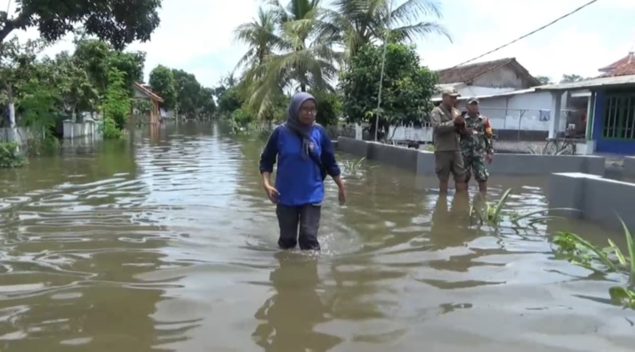 Banjir Lumajang Rendam 300 Rumah, Warga Kesulitan Beraktivitas