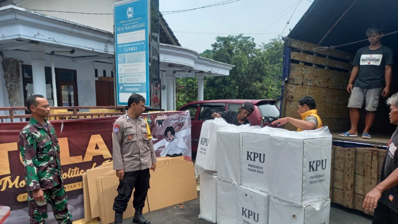 Polres Magetan Kawal Ketat Distribusi Logistik Pilkada 2024 dari PPK ke PPS