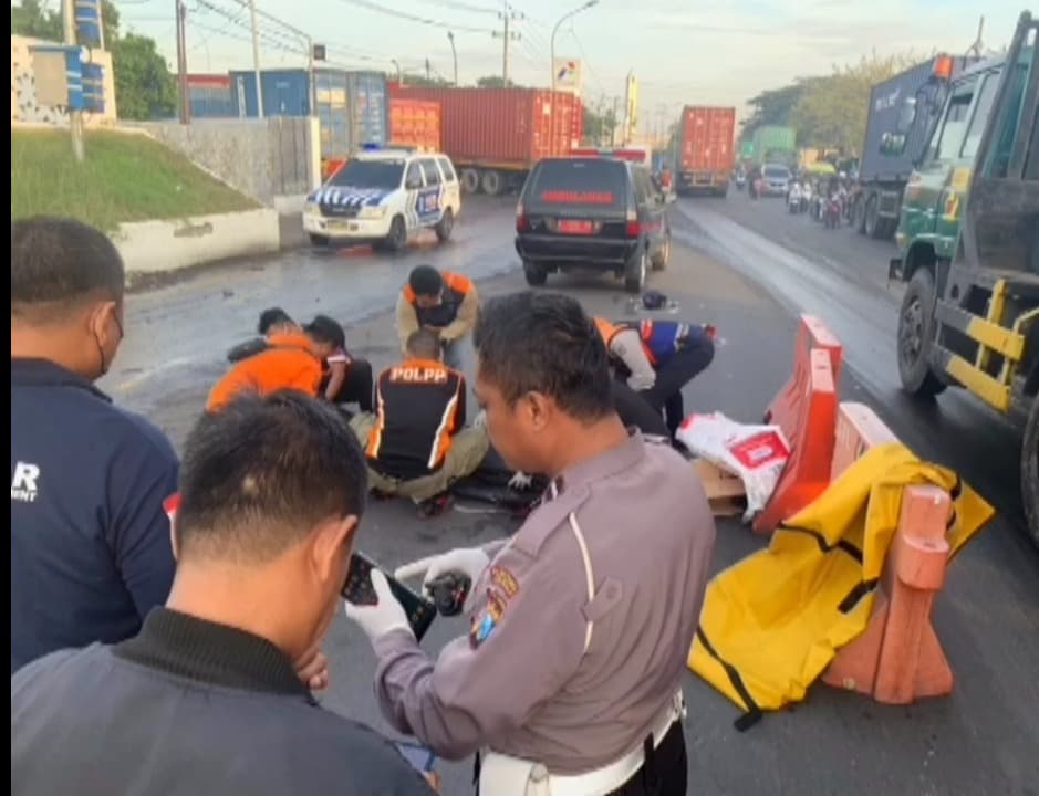 Gagal Salip Truk, Kakek asal Bulak Banteng Tewas Terlindas Trailer