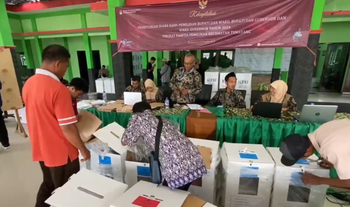 Rekapitulasi Suara Pilkada Bojonegoro 2024 Berlangsung Serentak