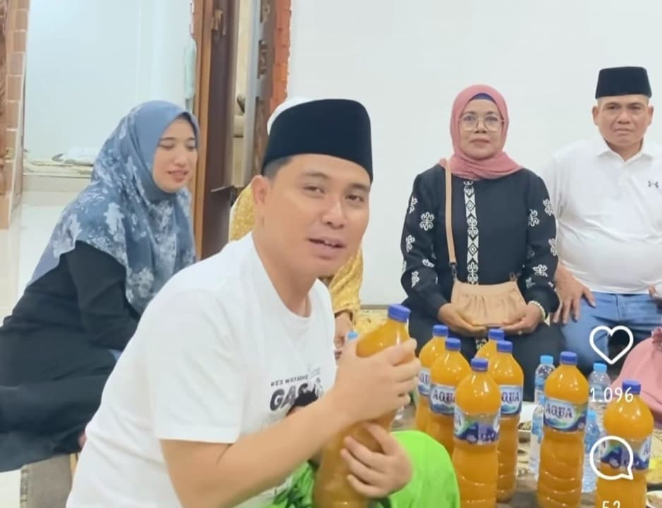 Penuhi Nazar Gus Barra-Rizal Menang, Penjual Jamu di Mojokerto Gratiskan Dagangannya