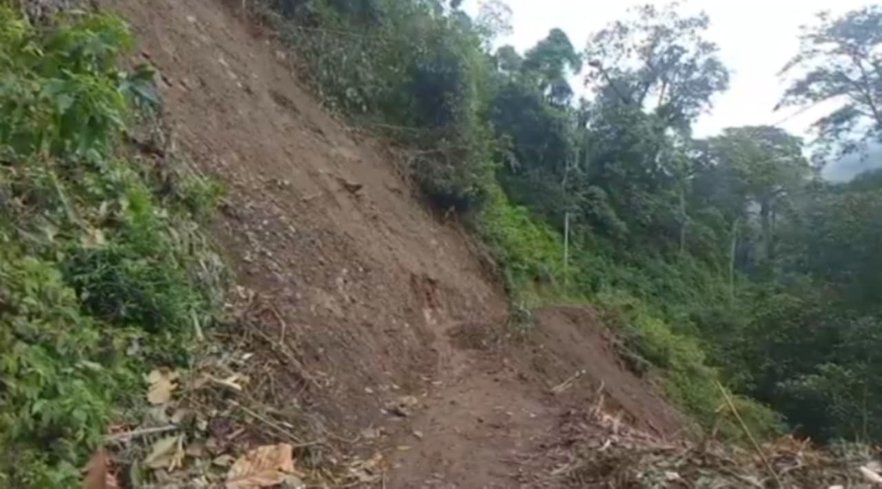 Tebing Longsor di Madiun, Putus Akses Jalan dan Belasan KK Terisolisir