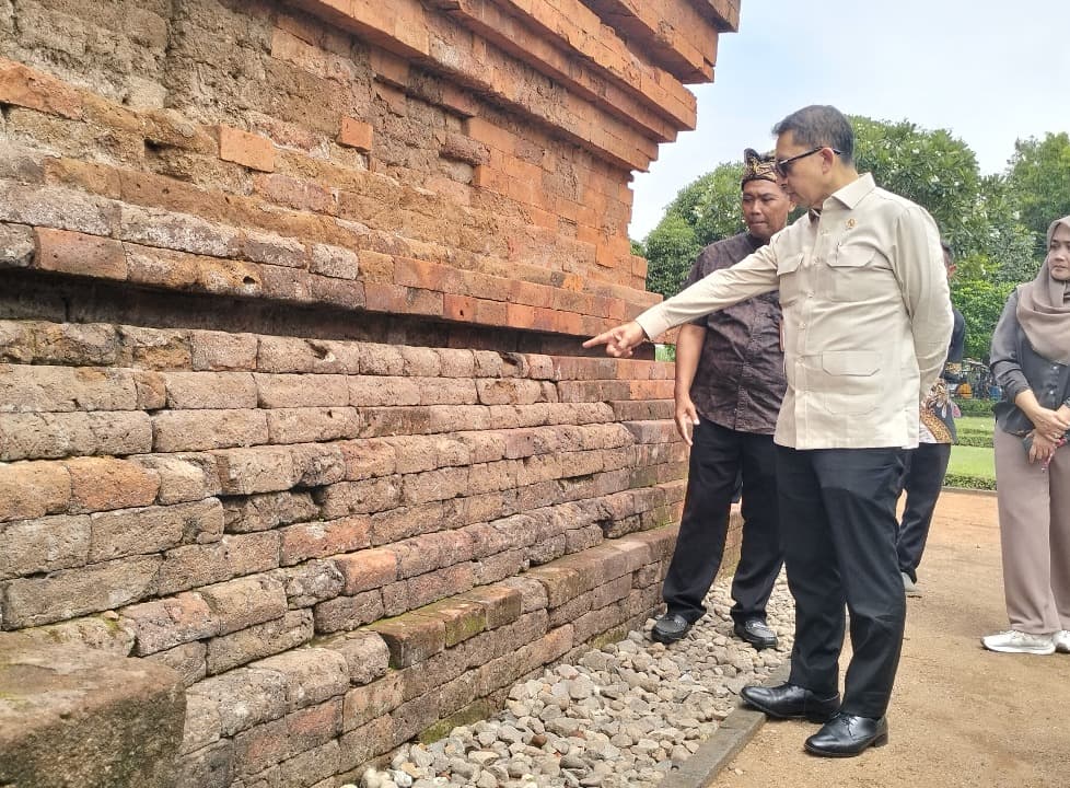 Kunjungi Candi Brahu, Fadli Zon: Trowulan Layak Menjadi World Heritage