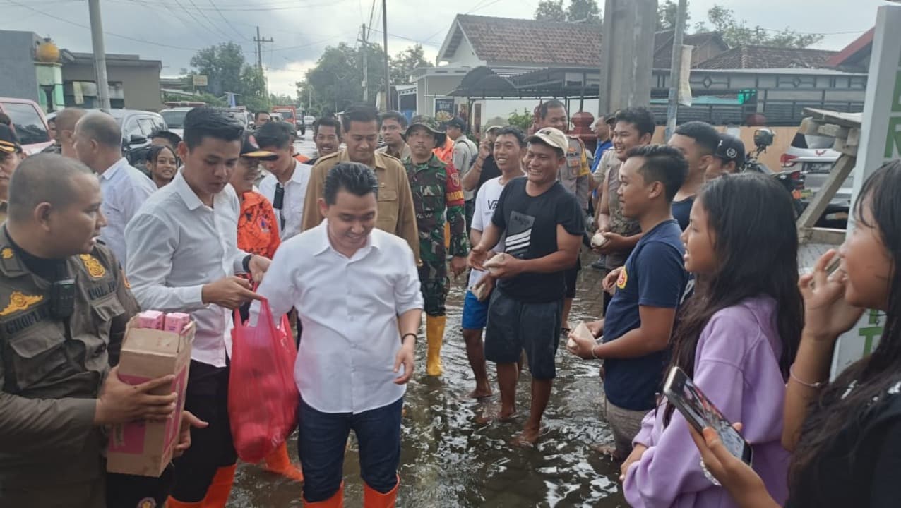 Tinjau Banjir Tempuran, Wabup Mojokerto Gus Barra Segera Normalisasi Sungai