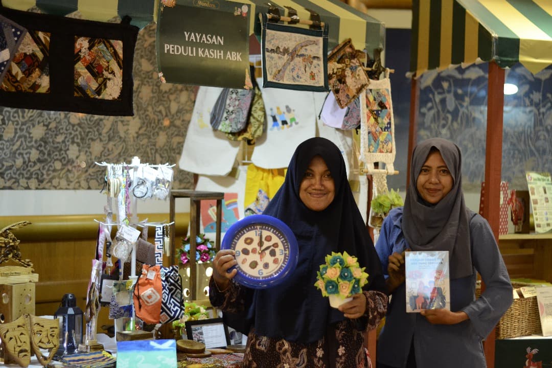 Dorong Inklusi dan Kreativitas ABK, Yayasan Peduli Kasih ABK Turut Serta dalam Pameran Charity Edisi Natal