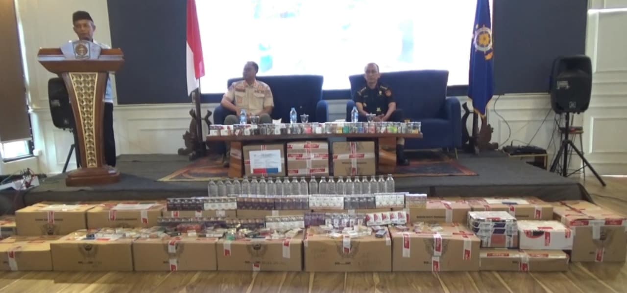 Bea Cukai dan Satpol PP Sita 7.199 Rokok Ilegal dari 210 Warung Kelontong di Lumajang